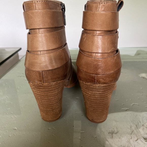 Isola Beige Booties Size 10 - Picture 4 of 5